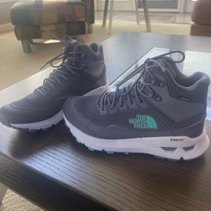 North face size 9.5 hiking boot